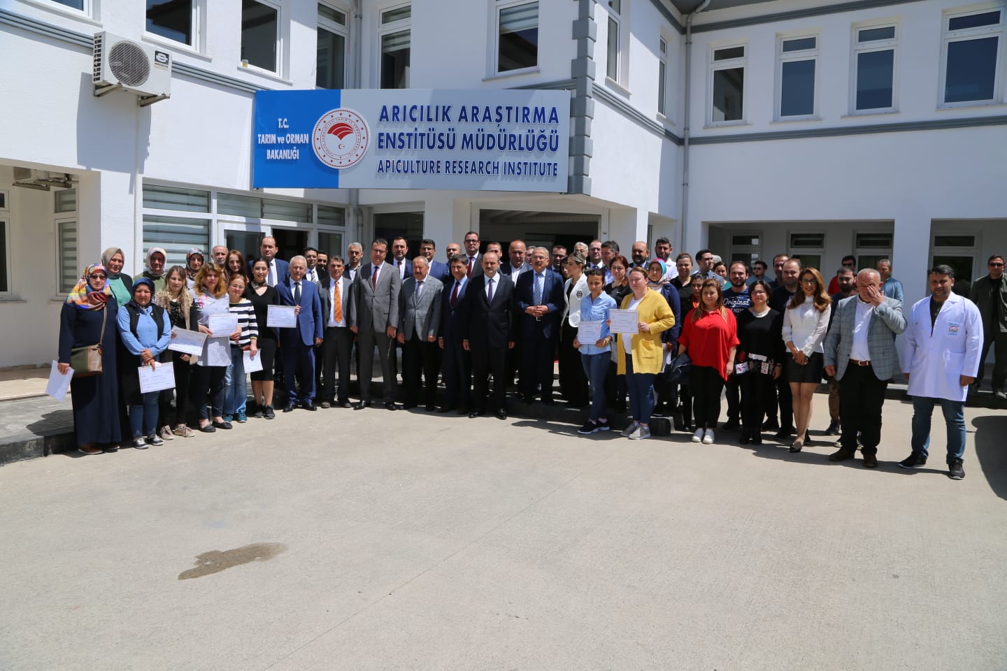 ORDULU KADINLAR ZORU BAŞARIYOR