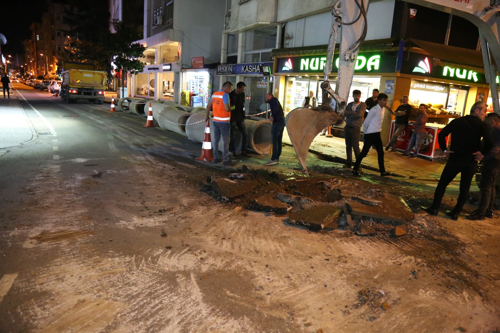 SIRRIPAŞA'NIN ALTYAPISI YENİLENİYOR