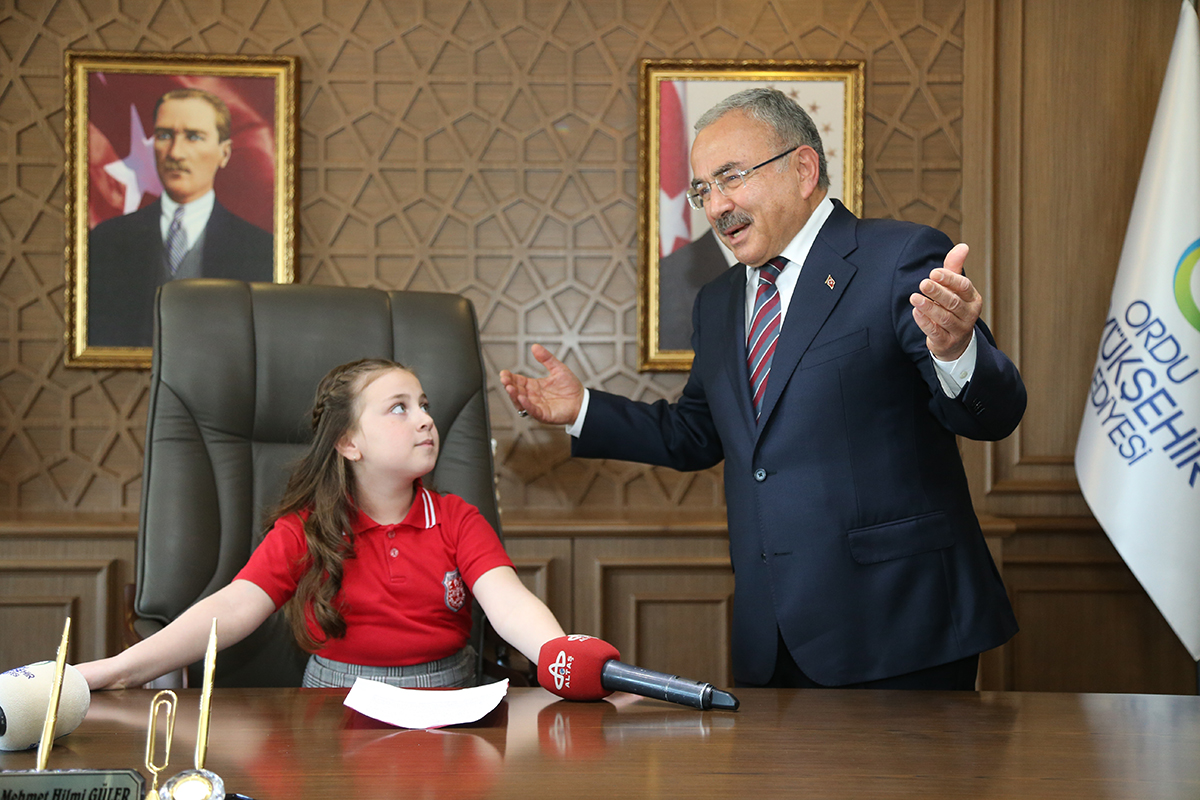 BAŞKAN GÜLER, MAKAMINI ÇOCUKLARA AÇTI