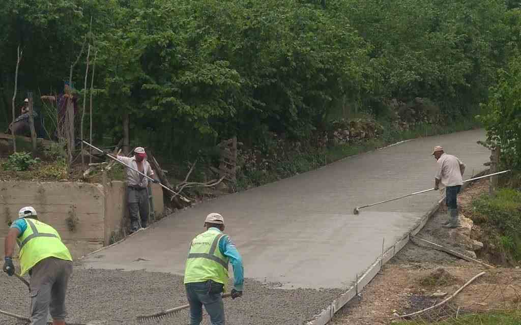 FATSA'DA BETON YOL SEVİNCİ