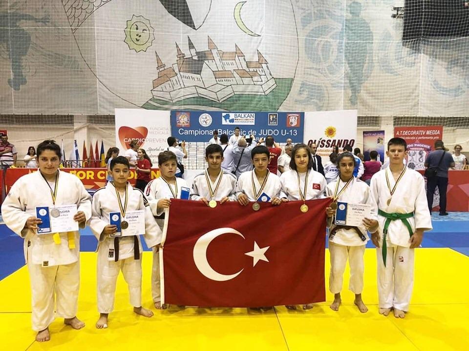 BÜYÜKŞEHİRSPOR SES GETİRİYOR