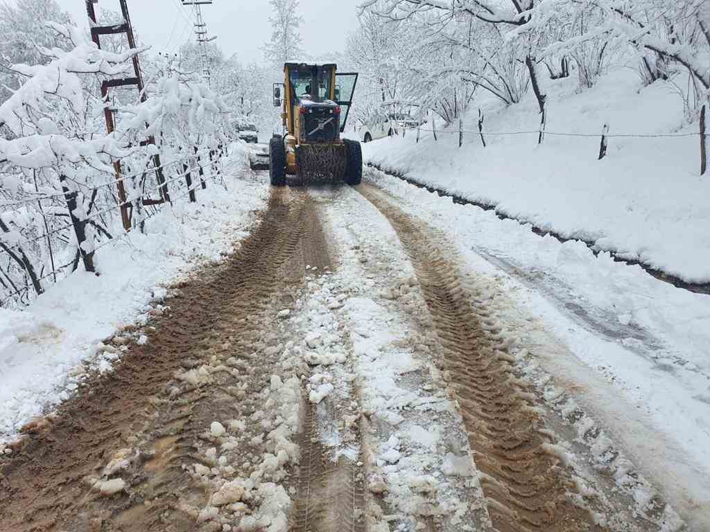 BÜYÜKŞEHİR'LE YOLLAR GÜVENDE