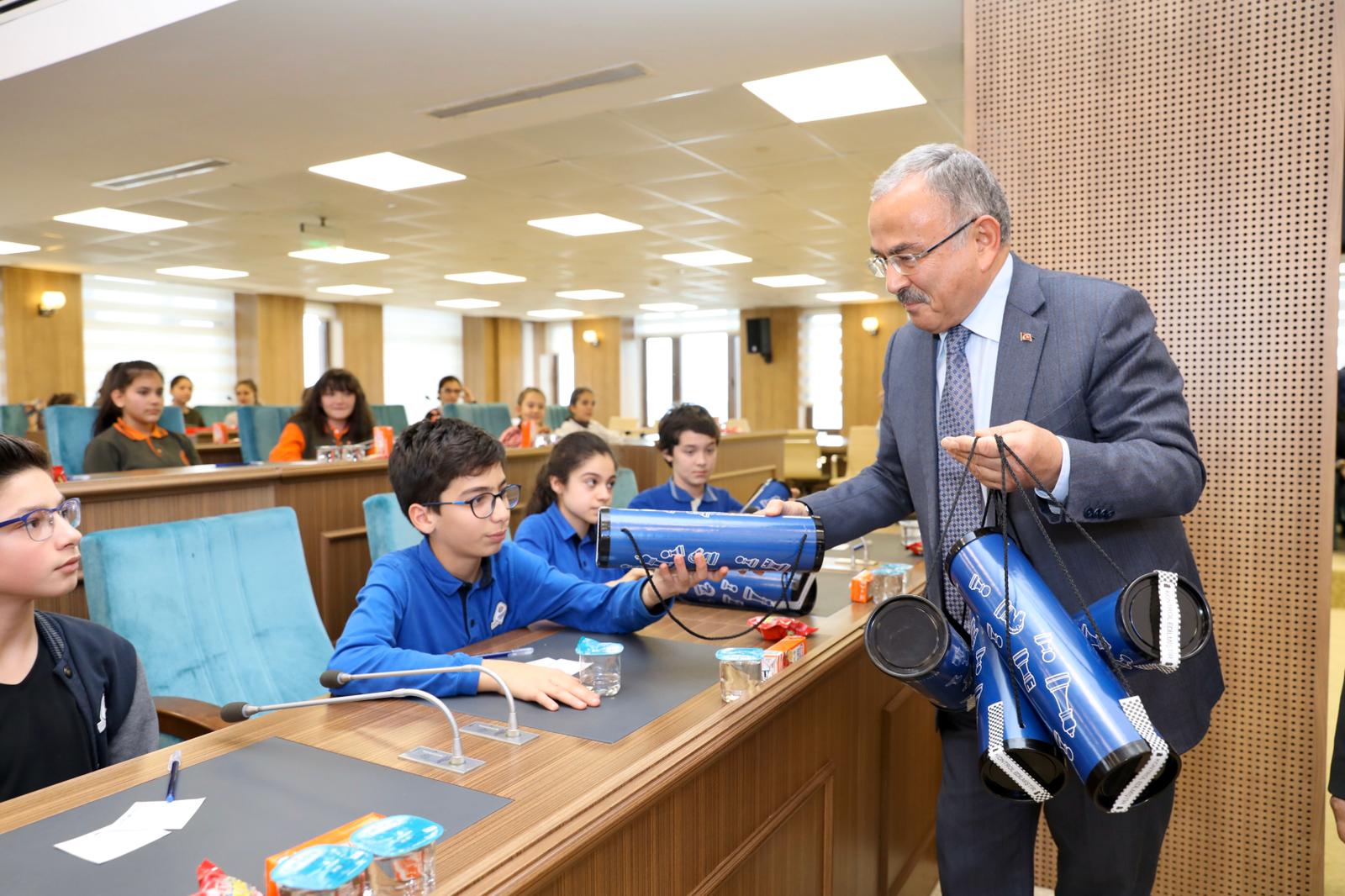 BÜYÜKŞEHİRDE ÇOCUK MECLİSİ KURULDU