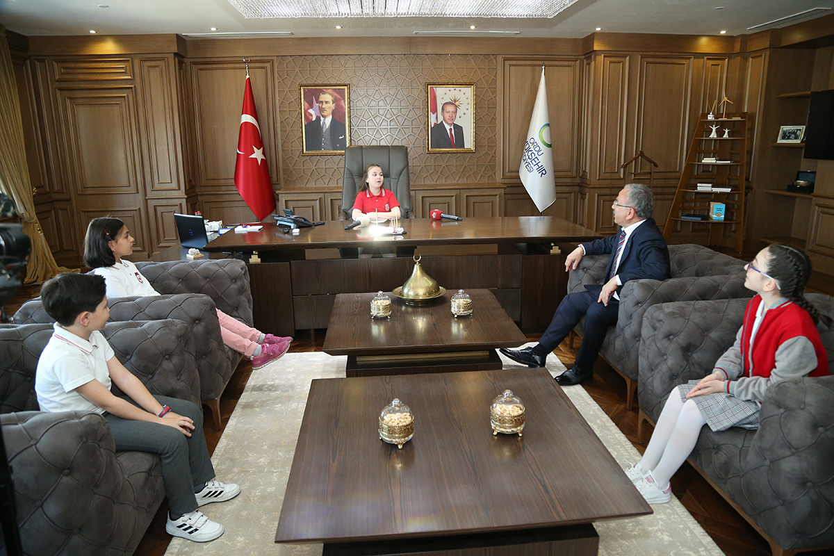 BAŞKAN GÜLER, MAKAMINI ÇOCUKLARA AÇTI