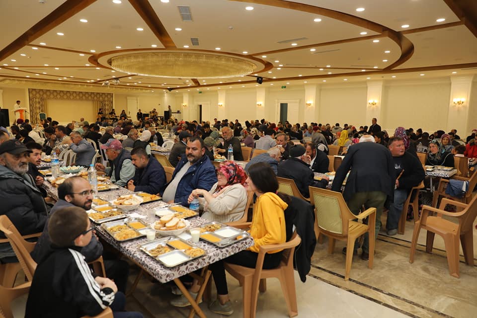 İLK İFTAR RAMAZAN SARAYINDA