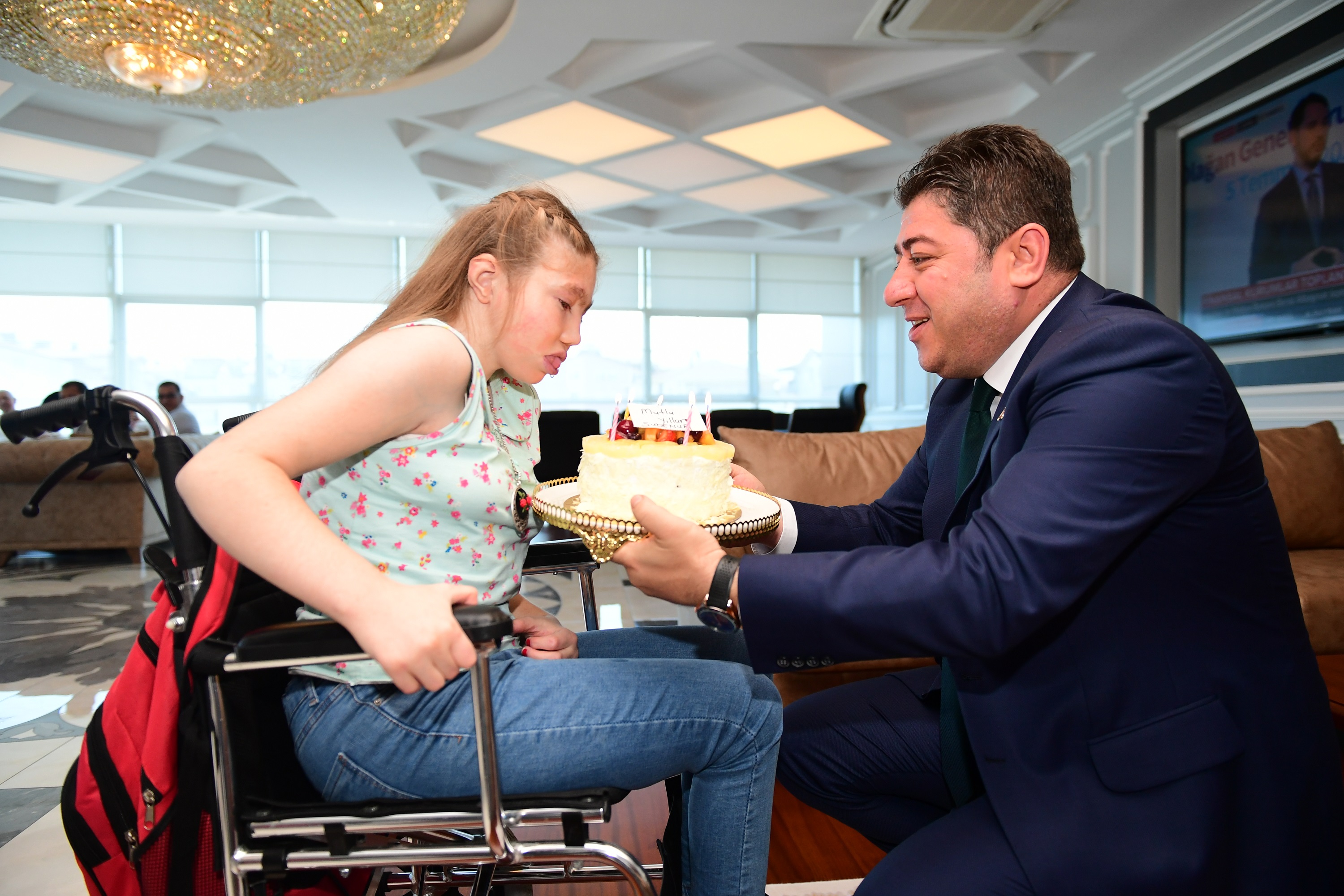BAŞKAN TÖREN TAKDİR TOPLADI