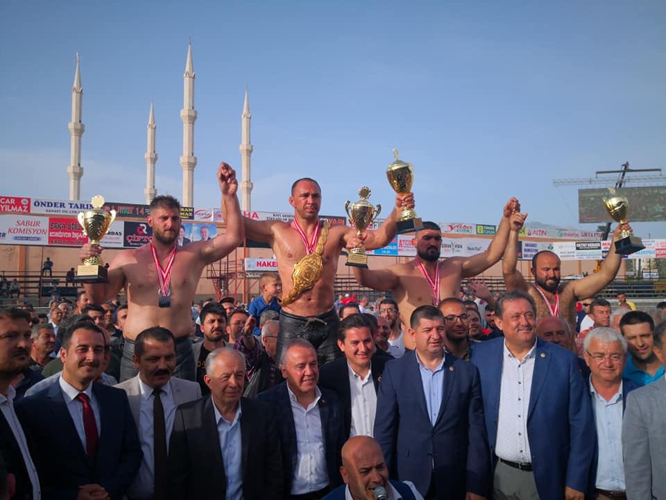 PEHLİVANLARIN SIRTI YERE GELMİYOR