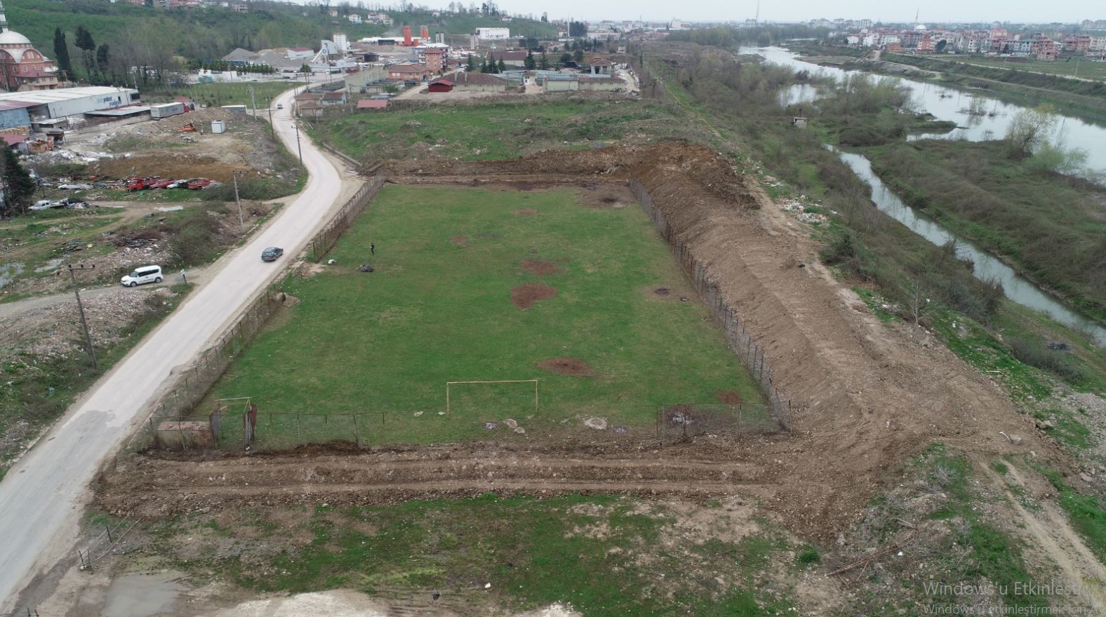 FUTBOL SAHASI MÜJDESİ